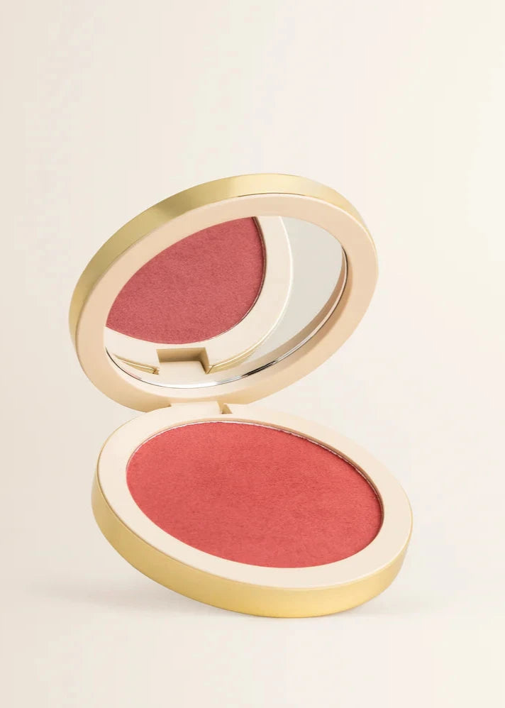 Olcay Gulsen Beauty Make Me Blush