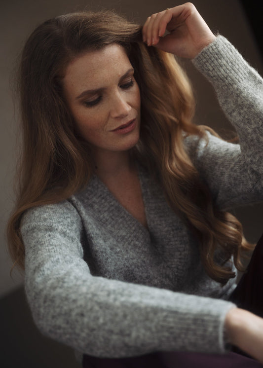 Emotion pullover grey v-neck