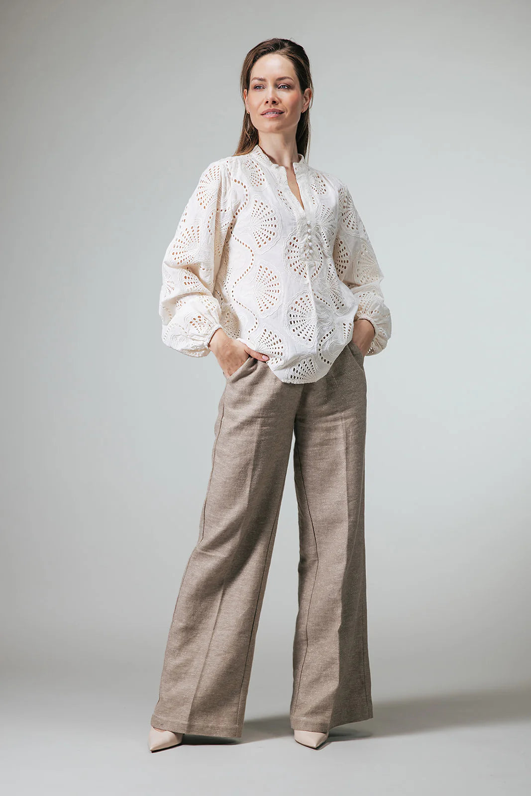 Label Dot Anneke | Off white