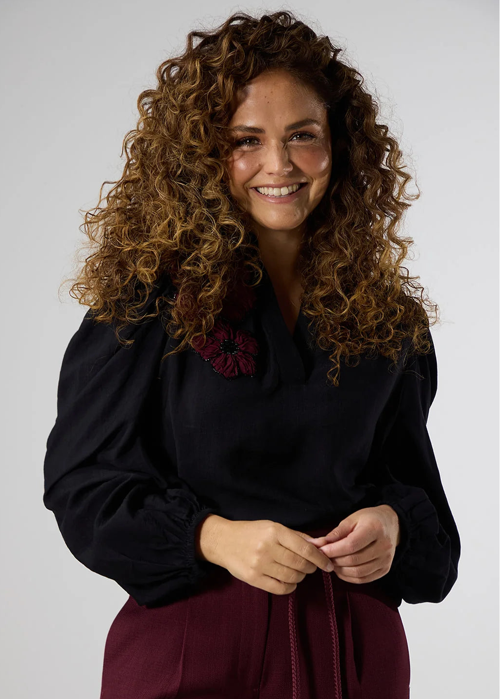 Label Dot blouse Avenie | Zwart multi