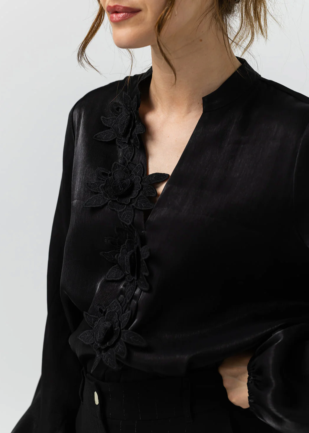 Label Dot Ally Blouse | Zwart