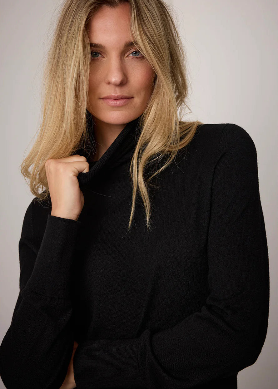 Corel Amsterdam Thamar colkraag lange mouw Zwart