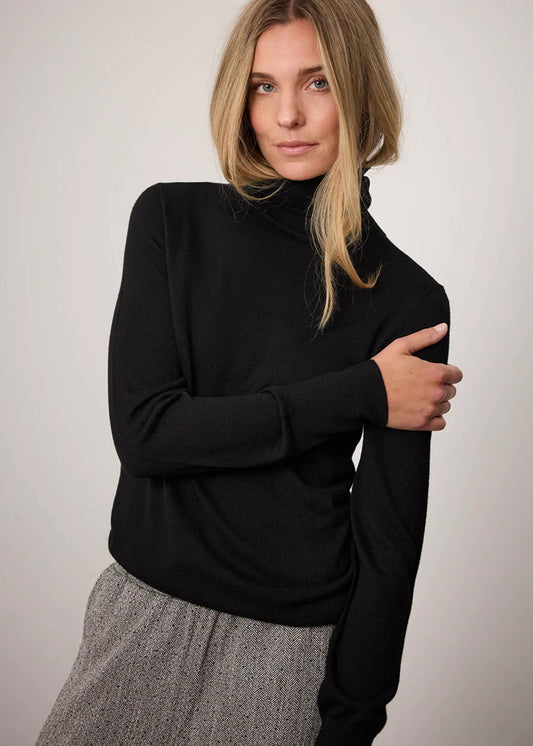 Corel Amsterdam Thamar colkraag lange mouw Zwart