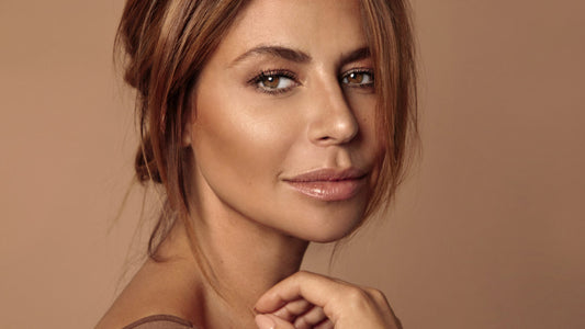 Olcay Gulsen beauty: stralende looks met haar luxe make-up lijn