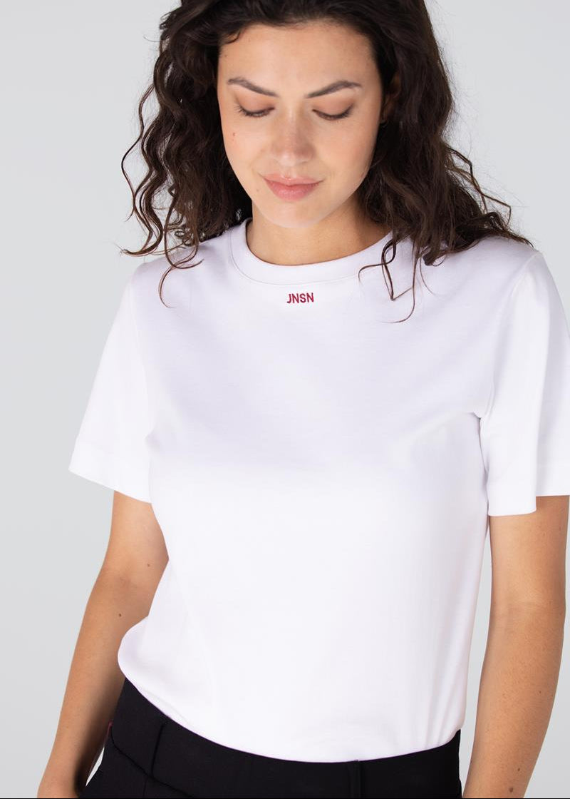 Jansen Amsterdam Jitte t-shirt met donkerrood logo | Wit