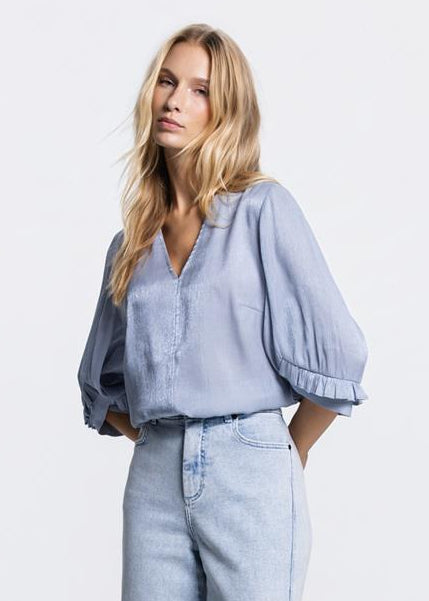 Jansen Amsterdam Nisa v-hals blouse in Lichtblauw&nbsp;