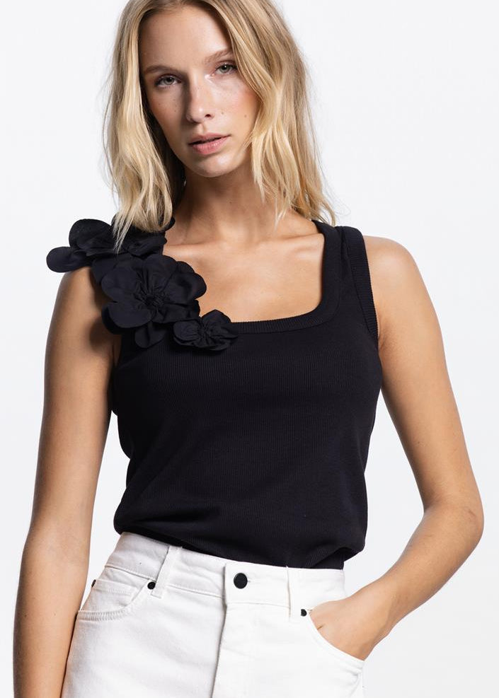 Jansen Amsterdam Rhode top met bloemdetail in Zwart