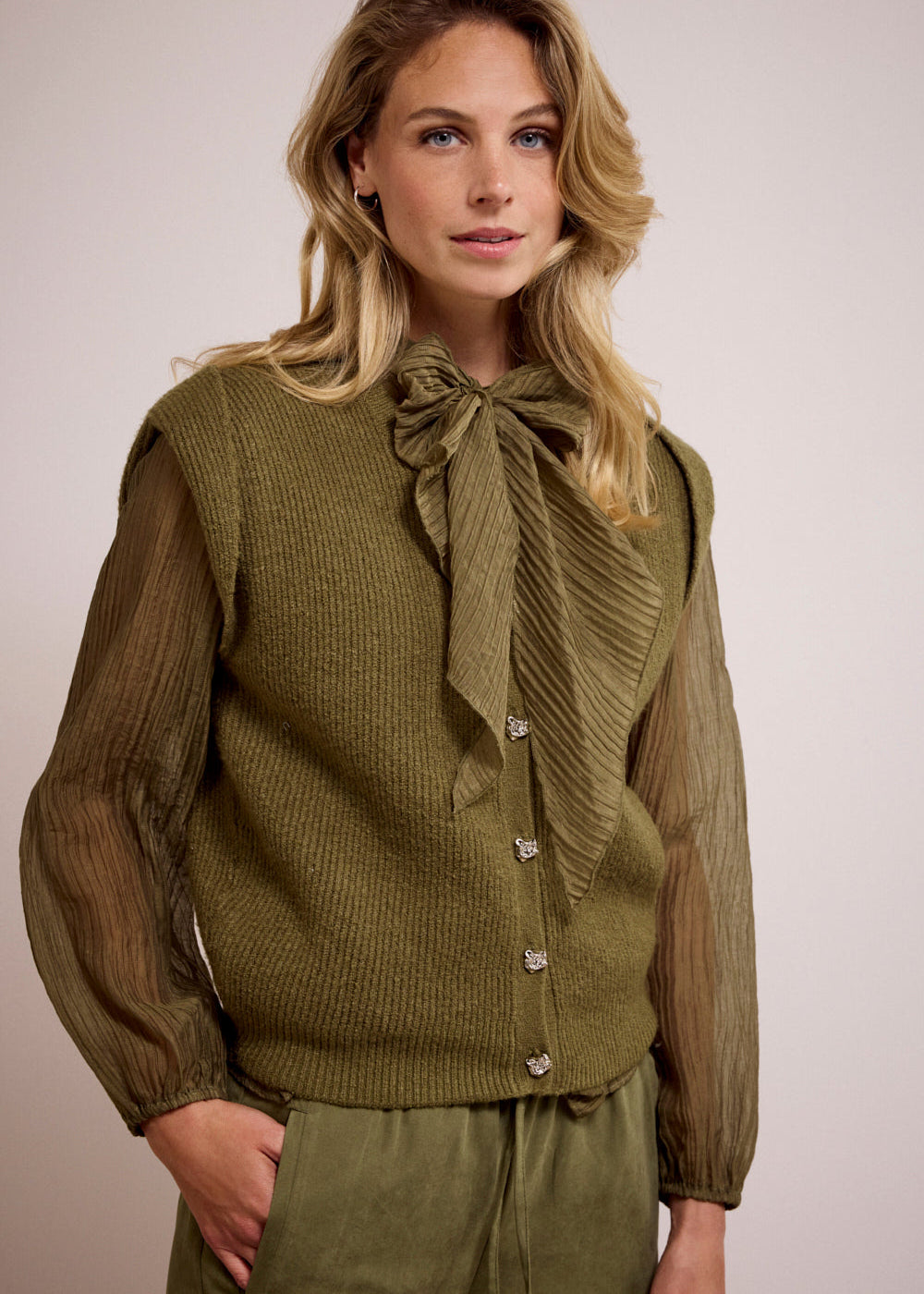 Tramontana Bow Detailed Top