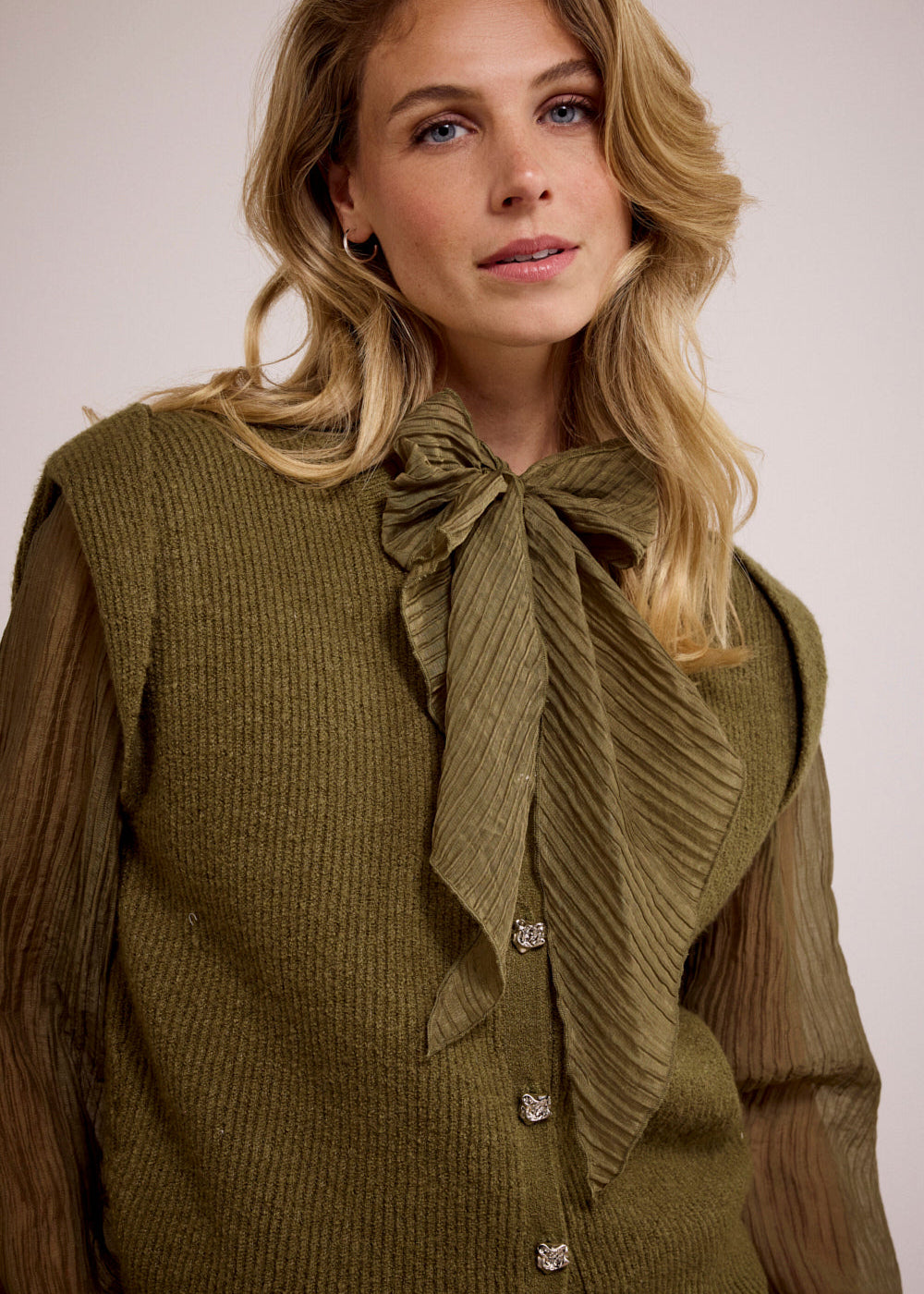 Tramontana Bow Detailed Top