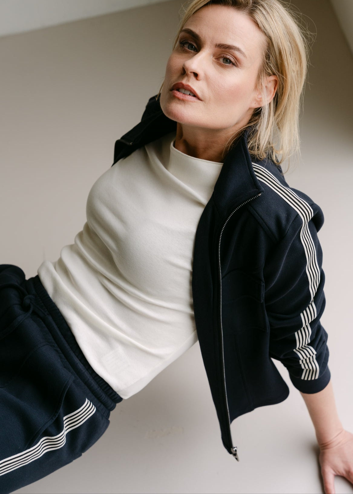 &nbsp;Aimee the Label Maris A5 navy jacket
