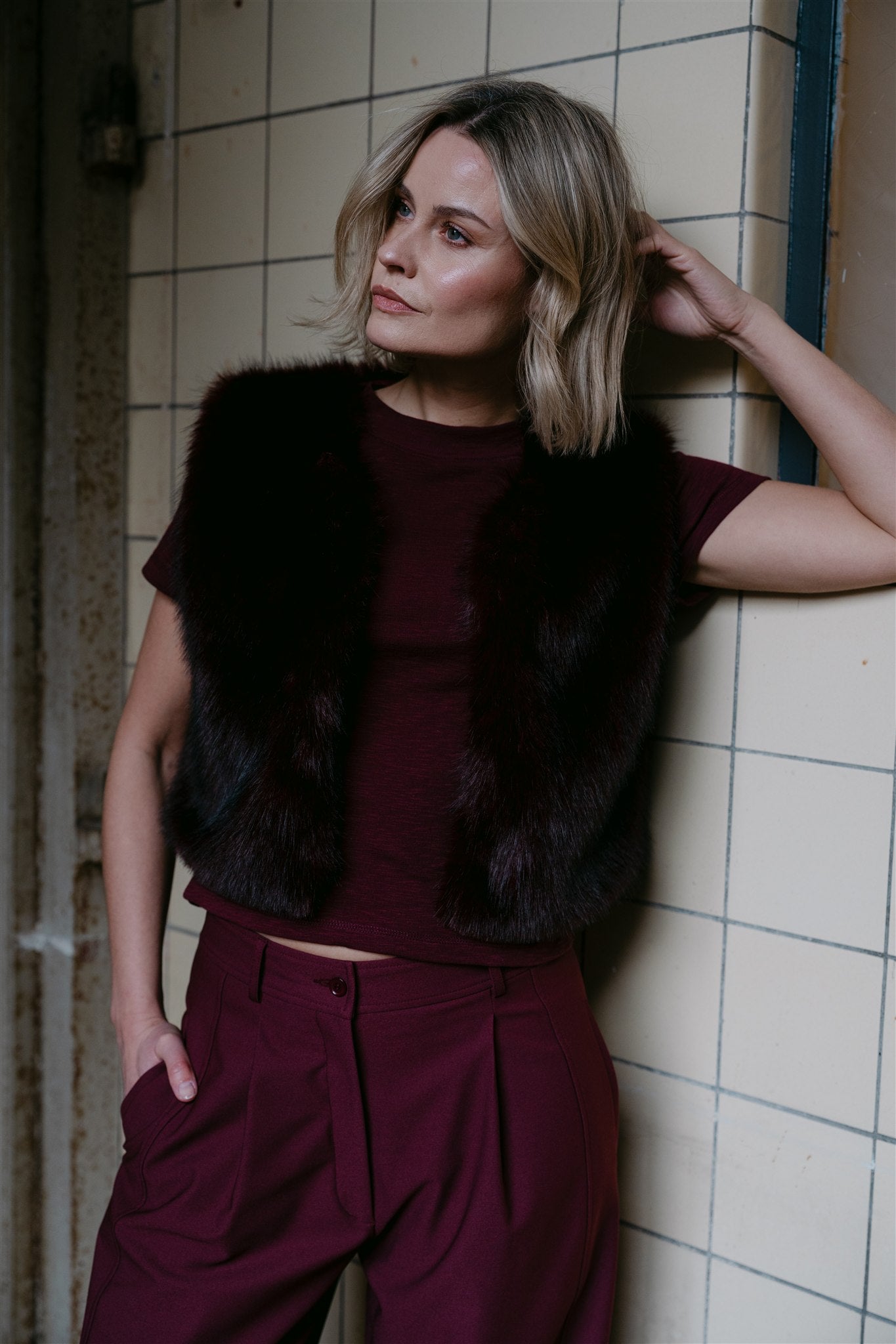 Aimee the Label IslaW6 Fake Fur waistcoat Burgundy en Brown