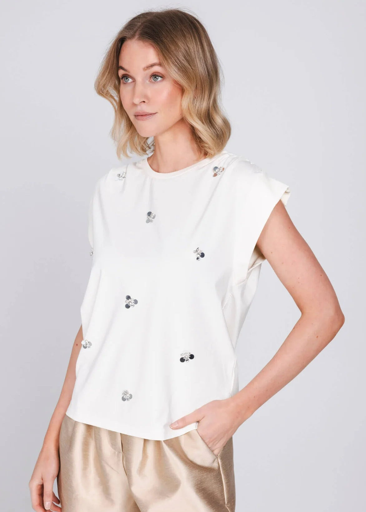 Accentil Nivi Top - White