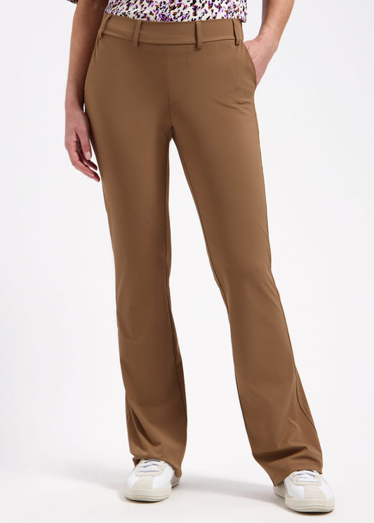 Lady Day – Poppy Flared Travel – Mocha
