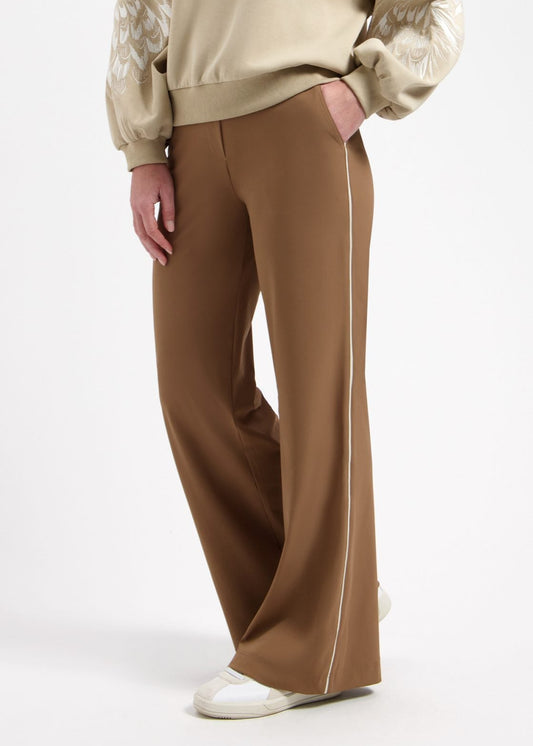 Lady Day – Eleyn Travel Trousers – Mocha