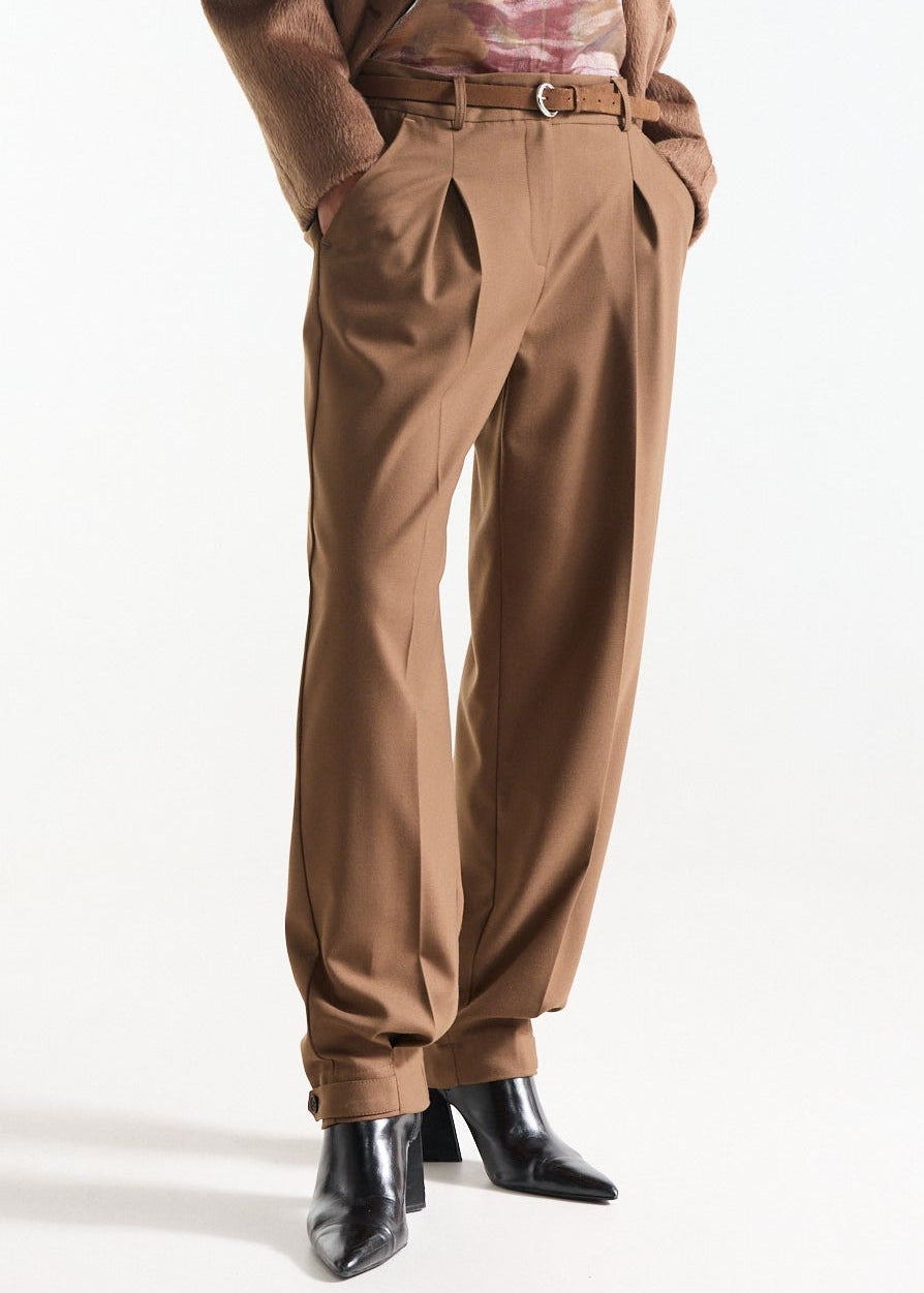 Jansen Amsterdam IARA BROEK barrel long button strap at bottom&nbsp;
