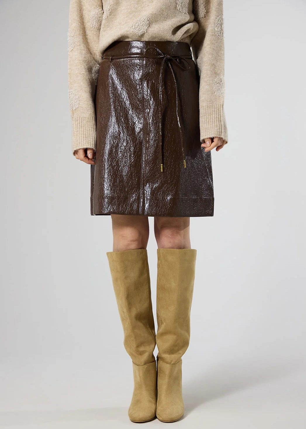 Label Dot Rok Ellis | Bruin