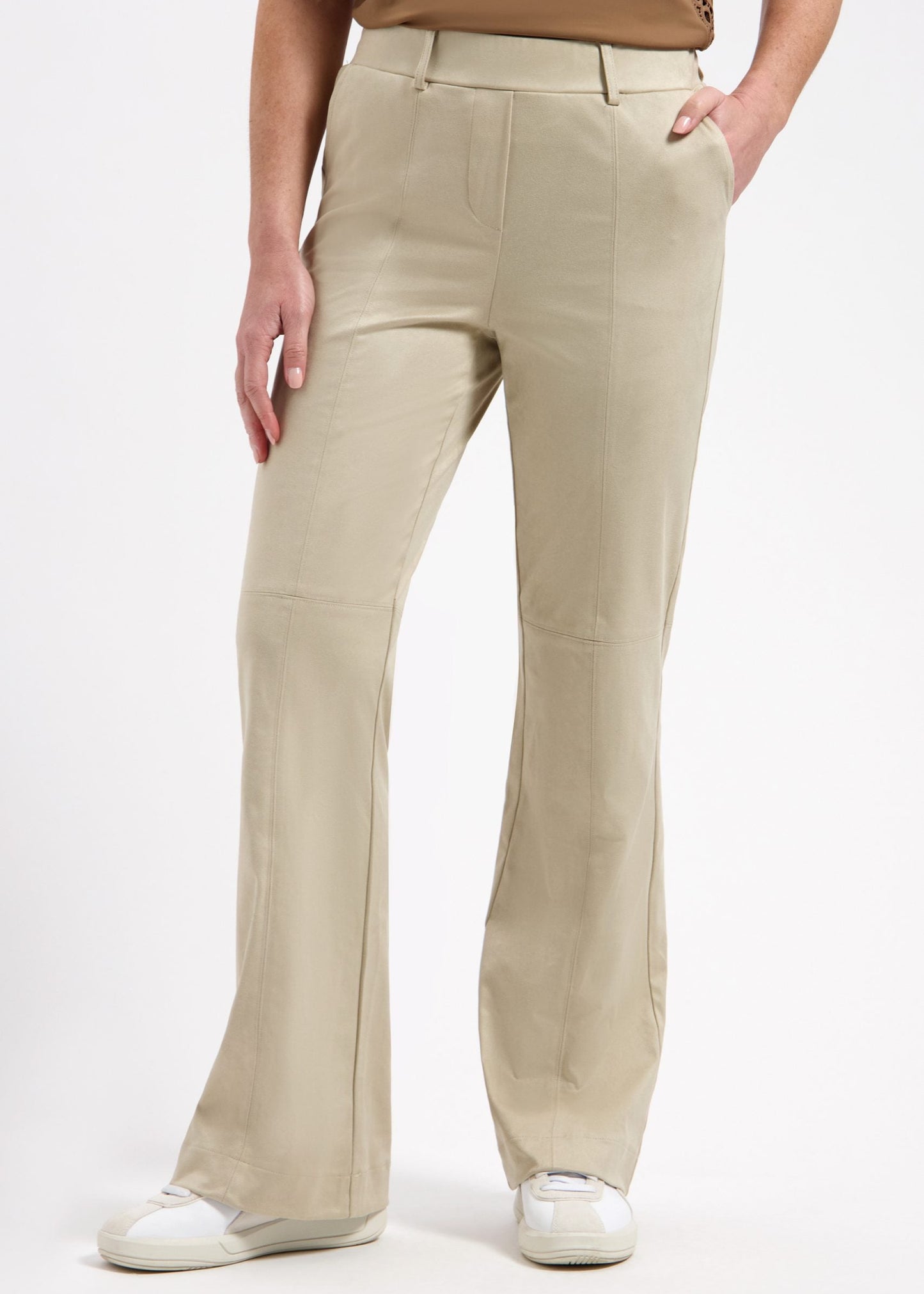 Lady Day – Poppy Flared Travel – Sand