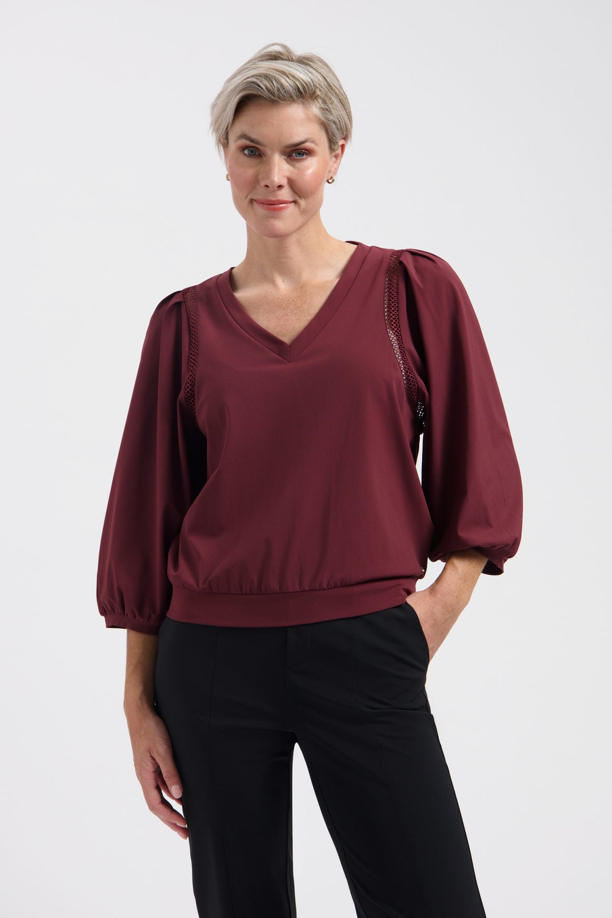 Lady Day – Minta Travel Top – Wine