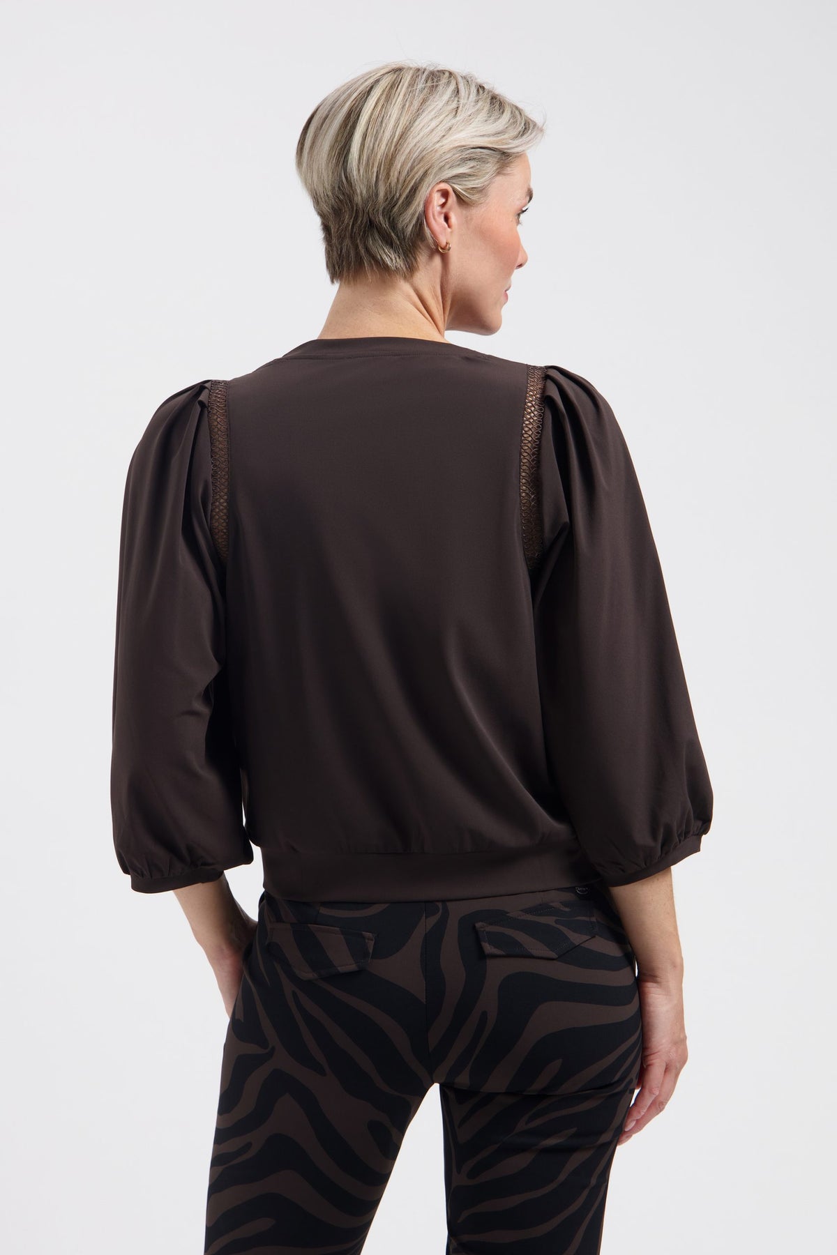 Lady Day – Minta Travel Top – Dark brown