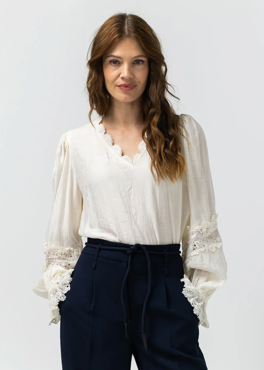Label Dot Aicha Blouse | Off white