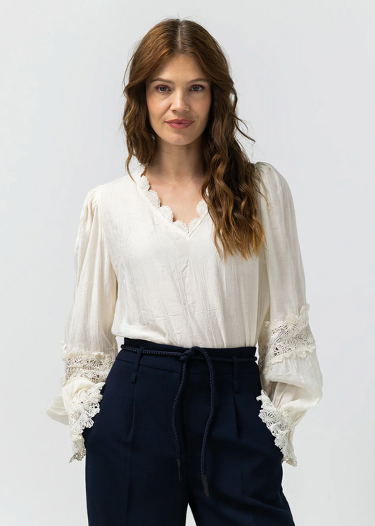 Label Dot Aicha Blouse | Off white