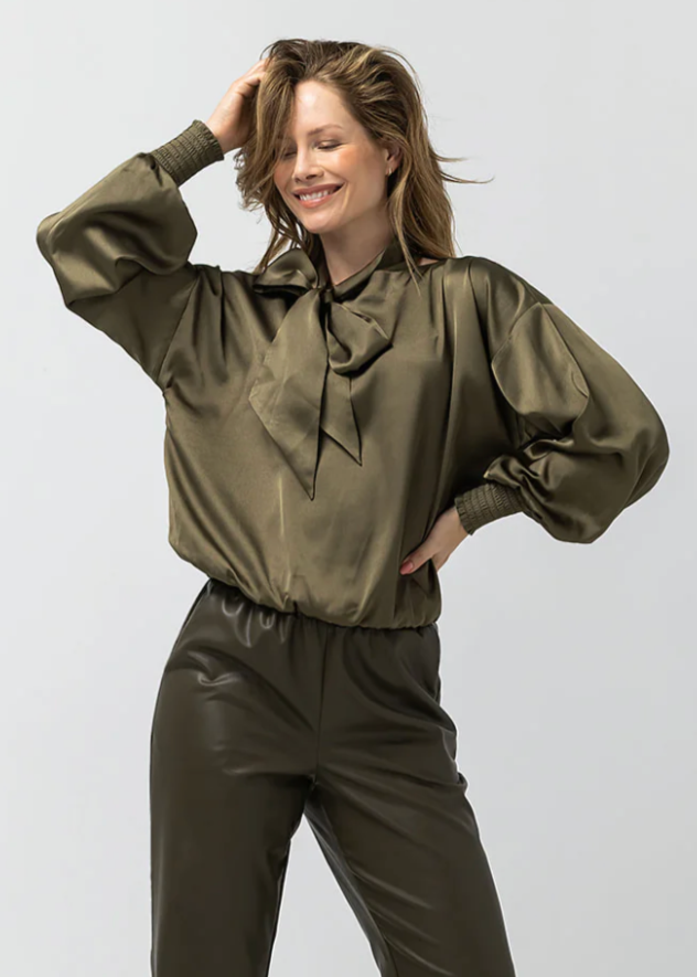Label Dot Alexa Top | khaki