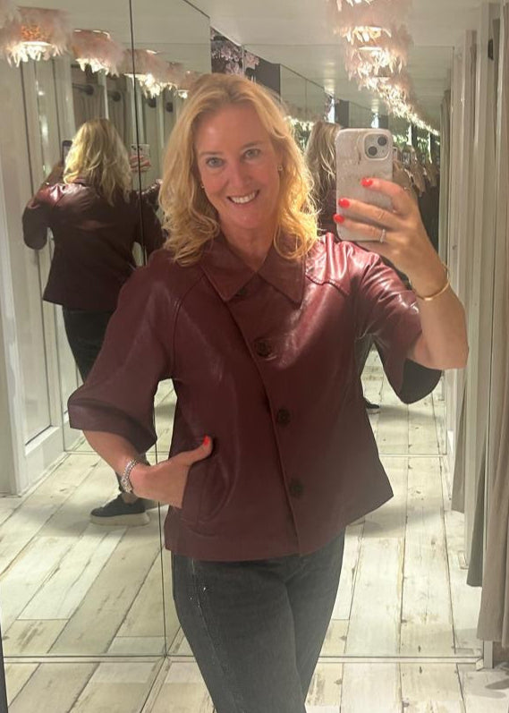Transmission cape burgundy